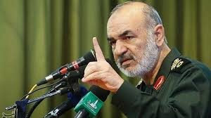 الجيش الايراني يُحذر : أيادينا على الزناد وصواريخنا جاهزة للإطلاق