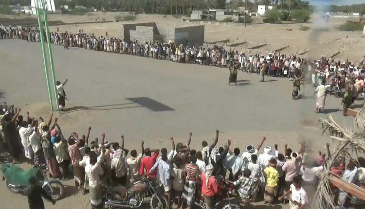 وقفة احتجاجية لأبناء منطقة السويق بمديرية التحيتا تنديدا بجرائم العدوان وإعلاناً للبراءة من الخونة 4